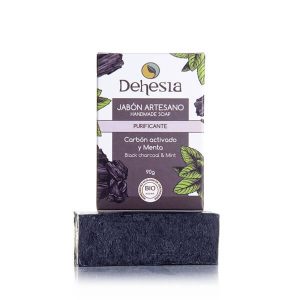 Dehesia presenta su jabón de carbón activado, ideal para piel grasa y acneica. Natural, ecológico y suave con tu piel.