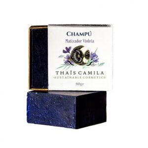 Nuestro champú matizador violeta neutraliza las tonalidades amarillentas o anaranjadas de tu cabello blanco, rubio o decolorado.