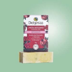 Jabones naturales artesanales para uso facial y corporal.