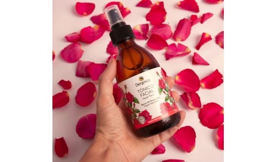 productos faciales naturales: crema hidratante, contorno de ojos, protector solar mineral