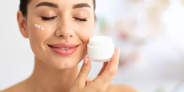 Cosmética facial nautral es un buen regalo.